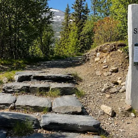 High End Large Mountain With Panoramic Views *